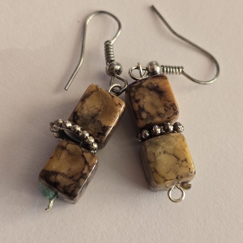 Stone earrings handmade silver tone tan peach cube square beads beaded - Picture 2 of 6